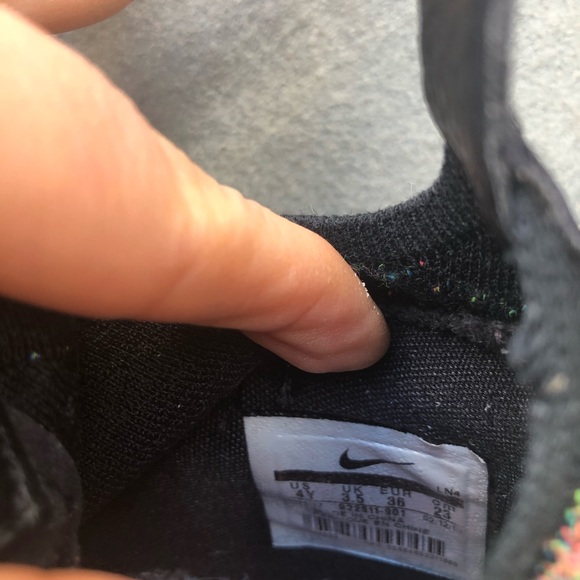 🔴Authentic La Bron Boys Shoes 🧡🎁 - Picture 4 of 6